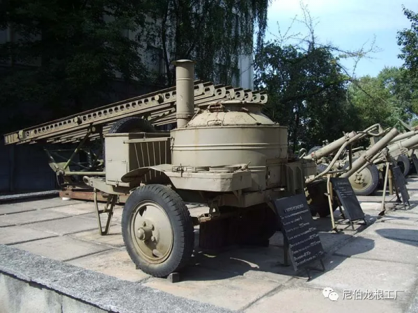 灰色牲口投食器：蘇俄牽引式野戰廚房小史