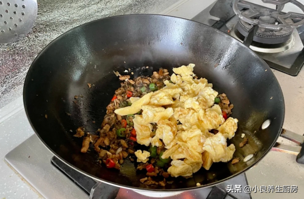 春季，碰見這菜多買點，搭配雞蛋是絕配，解饞味道好，太香了
