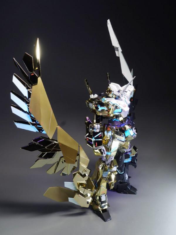 不對稱改造，獨角獸高達4號機·天馬