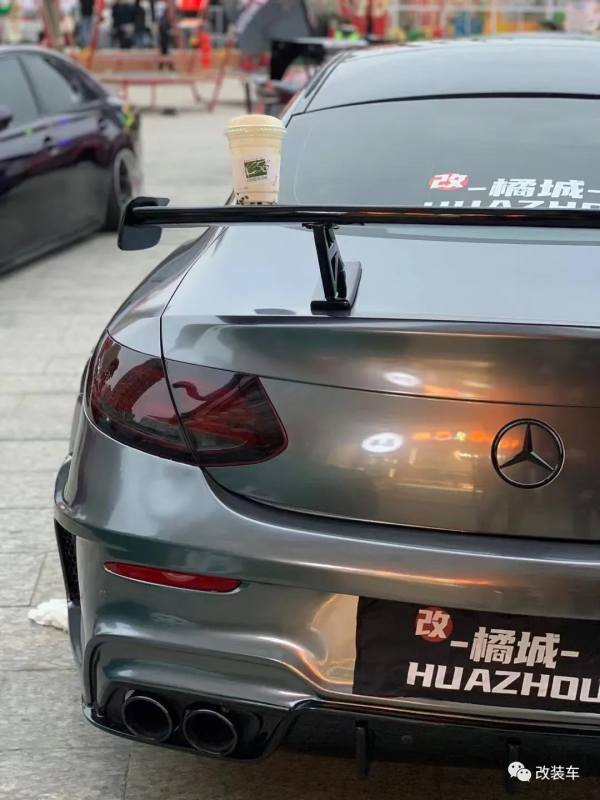 趕在過年前換賓士C Coupe，加班加點割完寬體快樂過新年