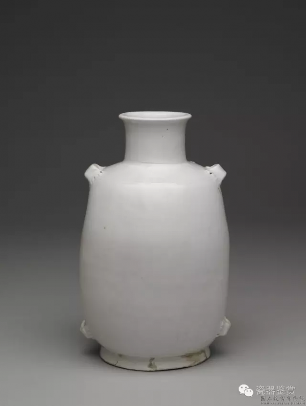 類銀類雪唐白瓷