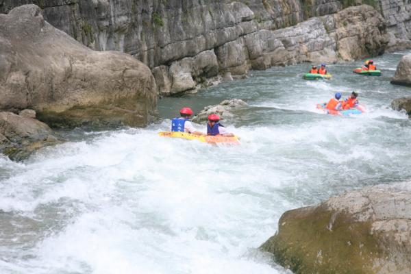 湖北此地有個漂流勝地，被譽為“三峽第一漂”，漂流全長13.2公里