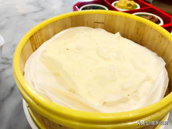 媽媽帶侄女過來玩,請她們吃炸醬麵和北京烤鴨,荷花造型真美 媽媽帶侄女過來玩,請她們吃炸醬麵和北京烤鴨,荷花造型真美