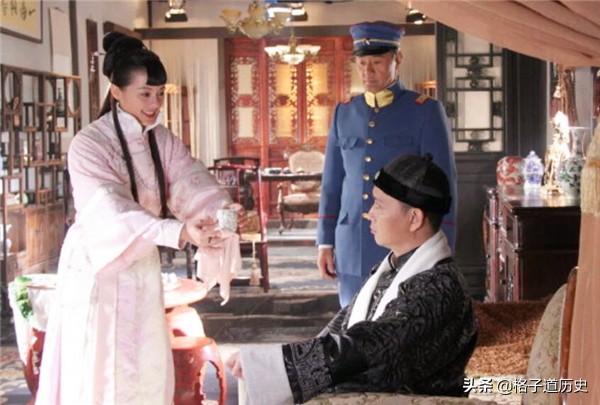 父親娶了一個繼母,只穿旗袍不幹活,44年後才知她的身份 父親娶了一個繼母,只穿旗袍不幹活,44年後才知她的身份