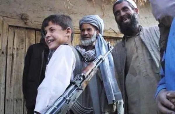 拉登妻子回憶丈夫被殺之夜：飛機軟迫降前驚醒，唸叨：美國人來了