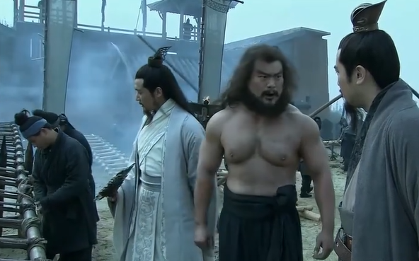 看完新版《三國演義》裡張飛的身材，網友吐槽：這也太肥了