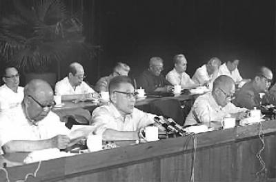 他是原中紀委常務書記,19歲入黨,44歲黑龍江省長,曾被下放勞動 他是原中紀委常務書記,19歲入黨,44歲黑龍江省長,曾被下放勞動