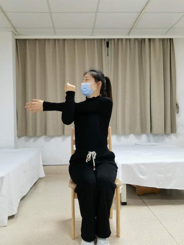 &commat;長途回家路上的你，康復科醫生教你原地健身