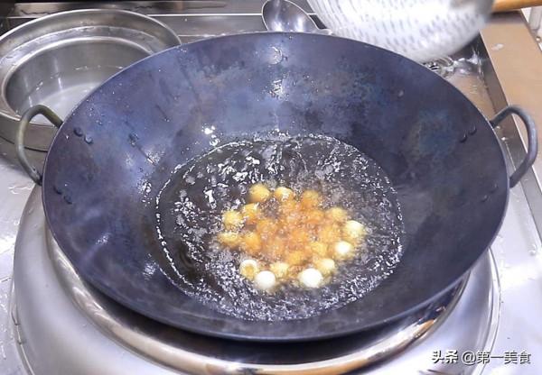 鵪鶉蛋的最佳吃法，全部不放一滴水，香辣過癮，表皮焦酥味道美