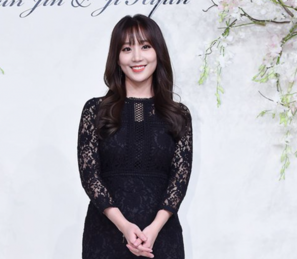 31歲女星車速102碼撞死外賣員，影帝出面求情，要求不予處罰