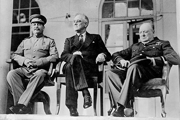 迪耶普潰敗：加拿大老兵錐心之痛，海灘遍佈裹屍布，戰損率達71%