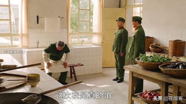 《王牌部隊》雖努力做“舊”，卻差點意思，這些細節你發現了沒？