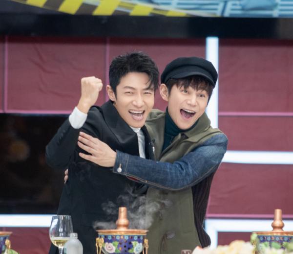 芒果臺被曝禁止主持人接外綜,何炅等人遭限制,《拜冰》或將換人 芒果臺被曝禁止主持人接外綜,何炅等人遭限制,《拜冰》或將換人