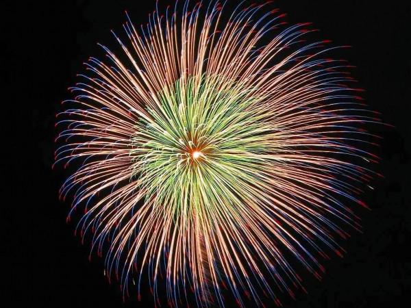 分享：60朵春節煙花，火樹銀花，璀璨奪目，絢麗多彩，眼花繚亂