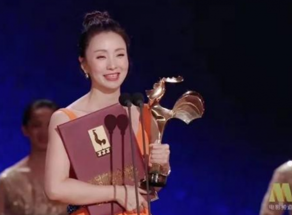 徐崢花邊緋聞那麼多，陶虹卻堅決不離婚，實際上她的聰明你想不到