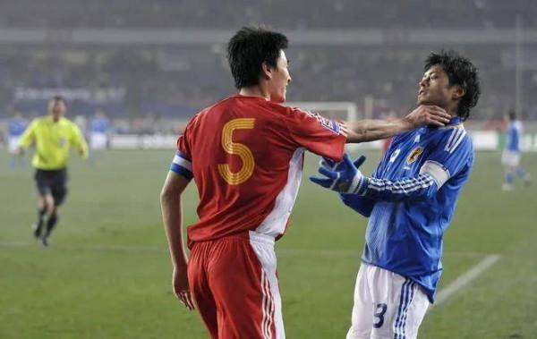 李瑋峰影片連線謝暉:青年球員水平太差,贊助商花錢也送不出去 李瑋峰影片連線謝暉:青年球員水平太差,贊助商花錢也送不出去