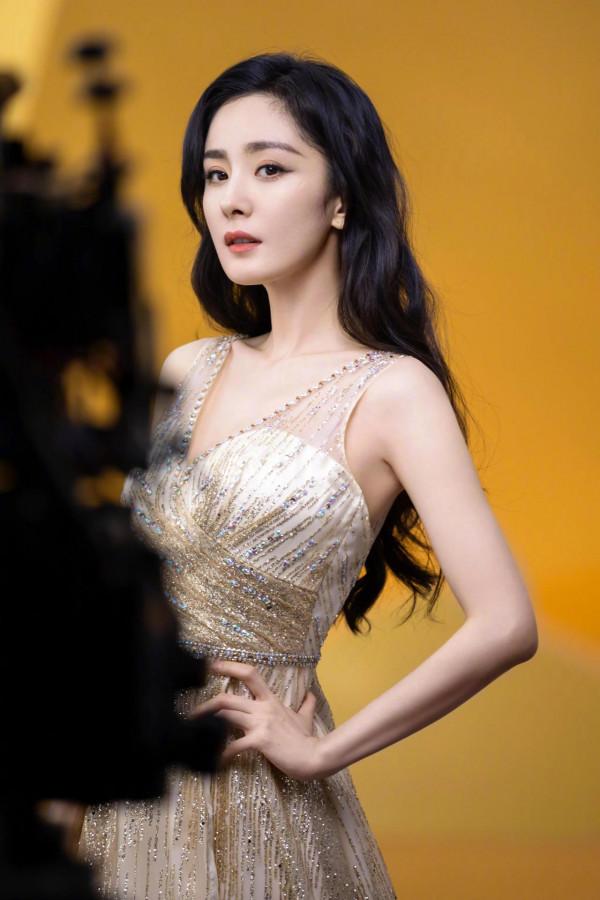 楊冪超清精美寫真集