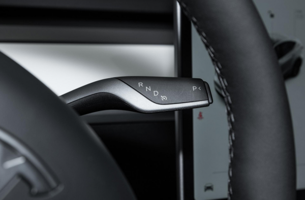 補貼後僅27.6萬起,特斯拉Model Y門檻降低後,選它還是買國產? 補貼後僅27.6萬起,特斯拉Model Y門檻降低後,選它還是買國產?