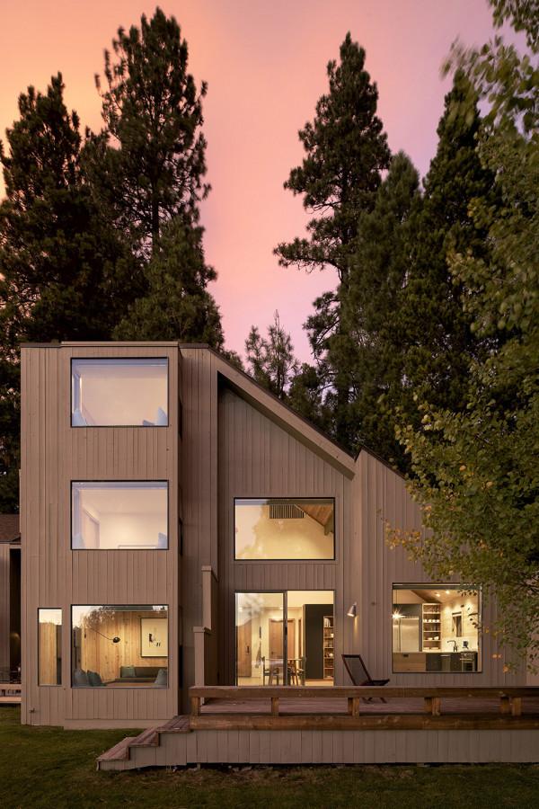 美國鄉村別墅改造：木結構貫穿內外，重新譜寫家庭住宅的序章