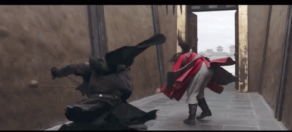 從用假馬到直接騎人、打戲無力全靠特效，流量演員拍戲錢太好掙