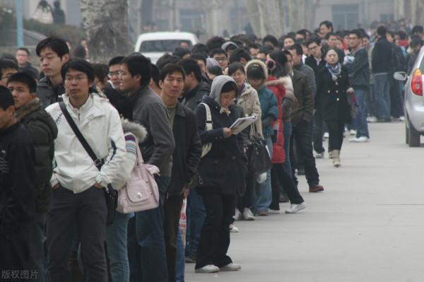 考研二戰以上人數超過了應屆生人數說明了什麼 考研二戰以上人數超過了應屆生人數說明了什麼