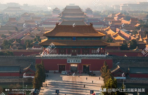 北京故宮是世界上現存規模最大、儲存最完整的木質結構古建築之一