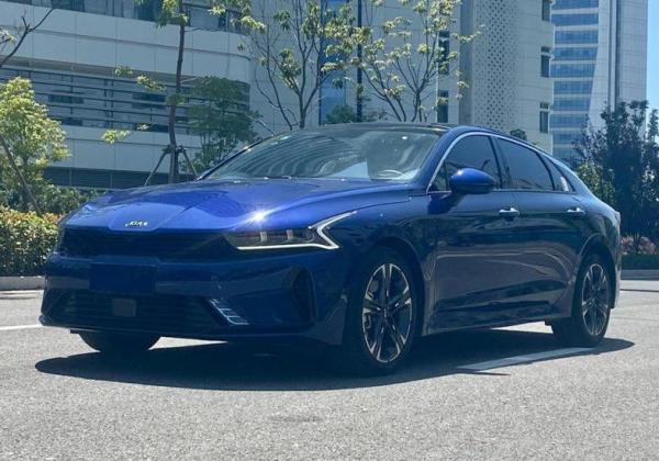 試駕起亞K5凱酷頂配車型,時隔9年的迴歸是否有特點? 試駕起亞K5凱酷頂配車型,時隔9年的迴歸是否有特點?