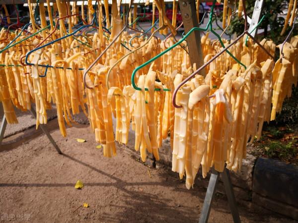 這7種廉價蔬菜曬乾後，美味翻倍！放1年不壞，天冷燉肉特別過癮