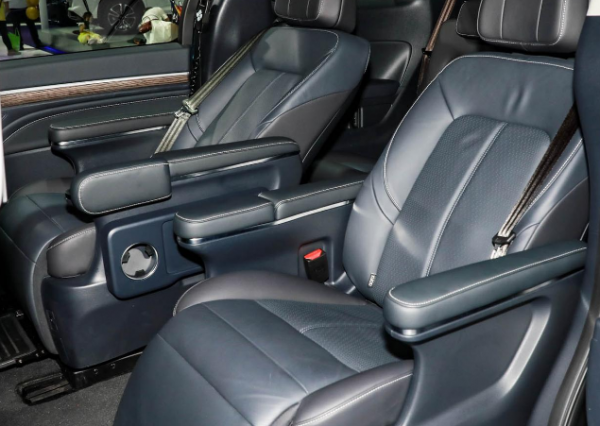 三胎家庭首選的家用MPV，傳祺M8空間大動力足，行駛質感從容