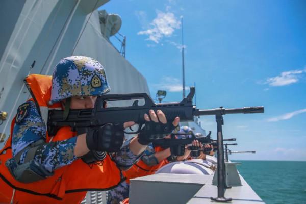 海上“敵情”接連不斷,他們一路精準打擊 海上“敵情”接連不斷,他們一路精準打擊