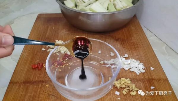 半斤大米1個茄子,鍋裡一燜,比吃紅燒肉還過癮,孩子天天嚷著吃 半斤大米1個茄子,鍋裡一燜,比吃紅燒肉還過癮,孩子天天嚷著吃