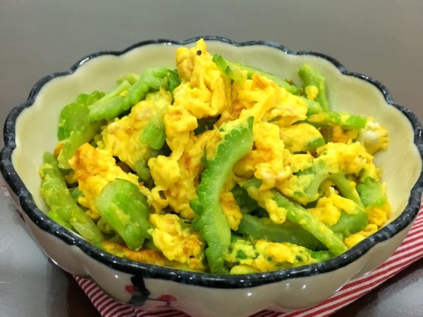 雞蛋配什麼菜最好吃？教你5種不同的做法，鮮香美味，下酒又下飯