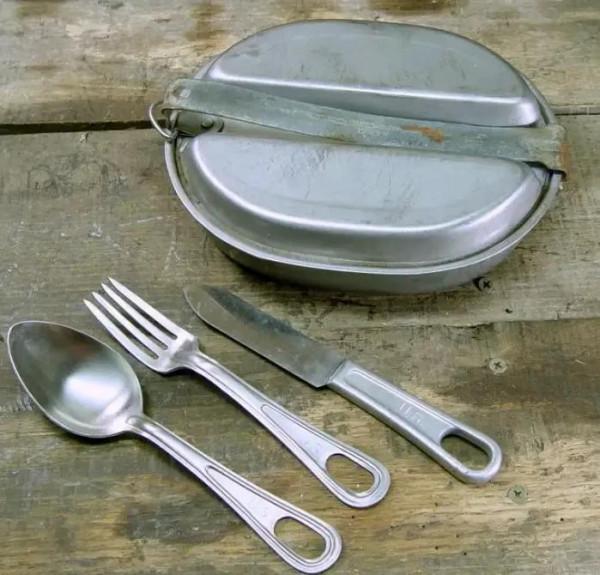 財大氣粗就是任性 一個野戰飯盒 就可以看美軍在二戰時的綜合實力 財大氣粗就是任性 一個野戰飯盒 就可以看美軍在二戰時的綜合實力