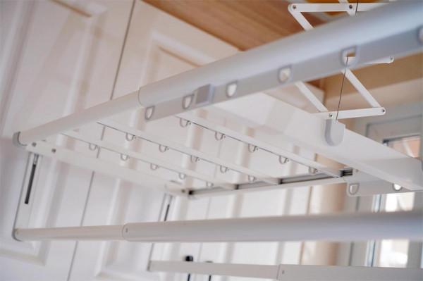 售價1699元，小米上線全新晾衣神器，帶加熱烘乾哦