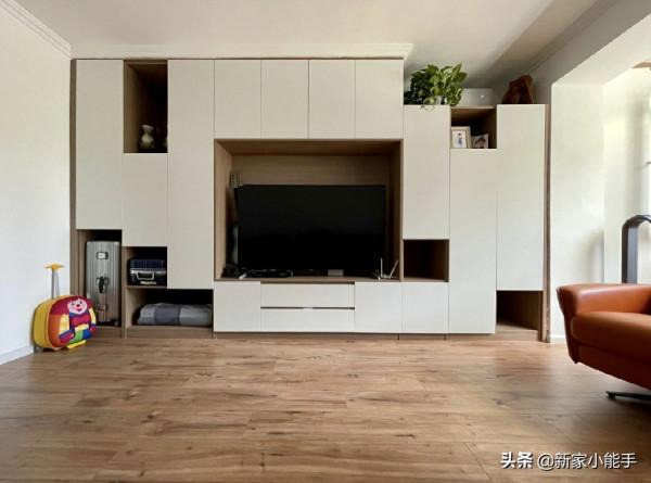 56平兩居室學區房，不做吊頂很舒適，電視牆是全屋亮點，美觀實用