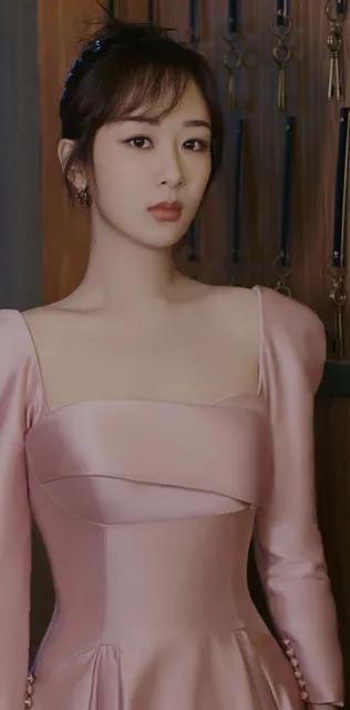 楊紫與經紀公司解約後,光芒四射 楊紫與經紀公司解約後,光芒四射