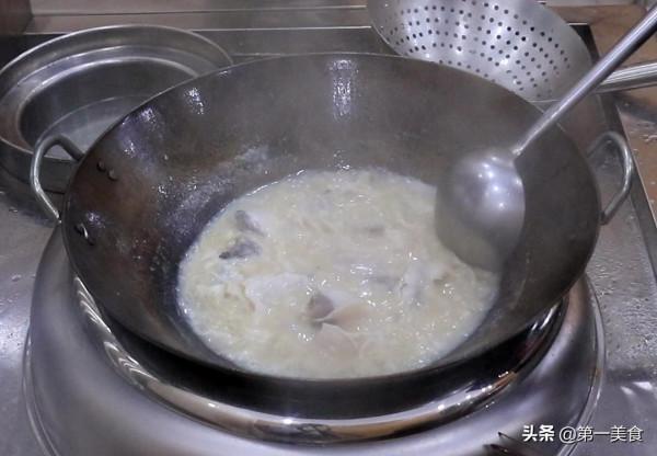 吃了那麼多年草魚，這才是最好吃的做法，魚片鮮嫩入味，湯汁濃白