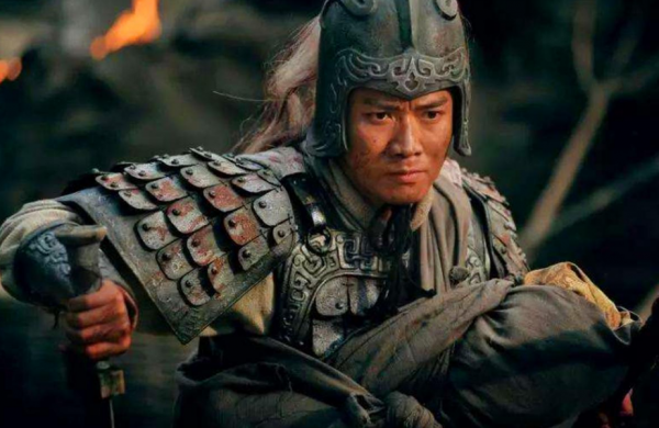 十八路諸侯討伐董卓，除了關羽就沒人能斬殺華雄？這五位大將不服