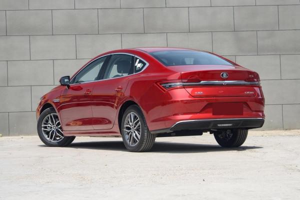 沒讓國人失望的比亞迪,配中文按鍵+車標,續航520公里14.99萬起 沒讓國人失望的比亞迪,配中文按鍵+車標,續航520公里14.99萬起