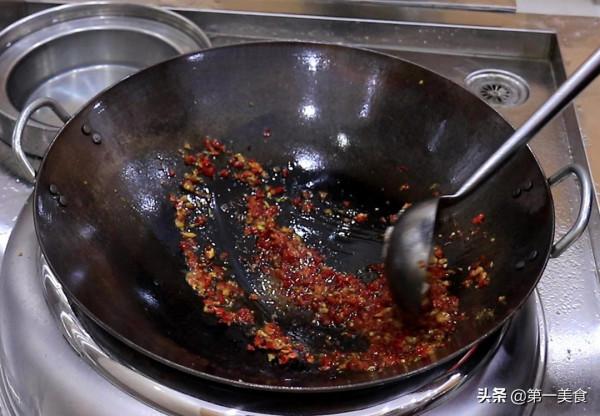 廚師長做的剁椒魚塊真地道，原來醃製很重要，鮮嫩可口，香辣下飯