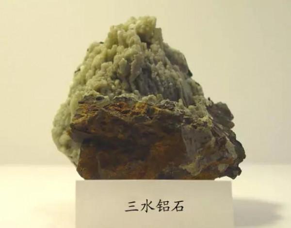 100種漂亮礦石，讓你大開眼界！還有鑑別方法哦