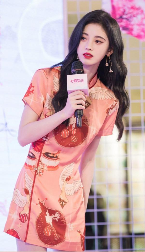 高畫質美照｜四川美少女鞠婧禕