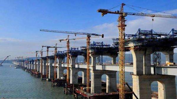 一聲巨響！斥資540億的大橋轟然倒塌，越南人：中國建橋術不行