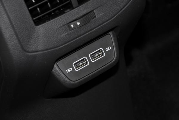 探影后排USB不能充電怎麼解決？