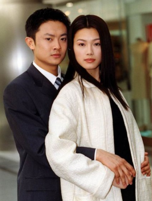 七大“海巖女郎”現狀:有人嫁富豪,有人退圈,有人負債過億 七大“海巖女郎”現狀:有人嫁富豪,有人退圈,有人負債過億