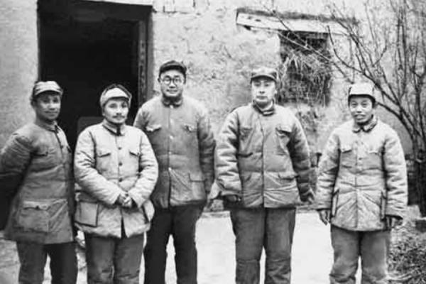 國民黨懸賞陳毅人頭，獎金從五萬降到二百，陳毅大怒質問對方軍官