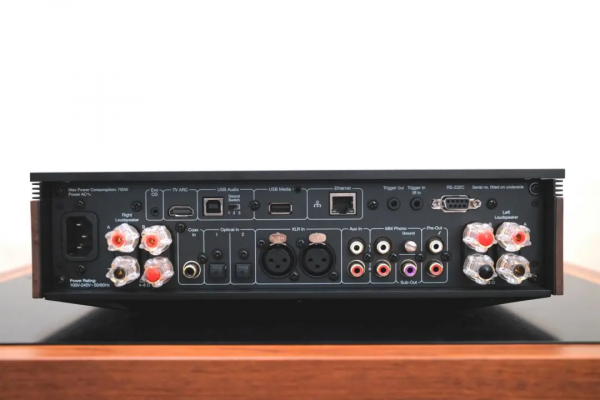 劍橋新款超級旗艦一體機 EVO 150 與4款音箱的搭配效果