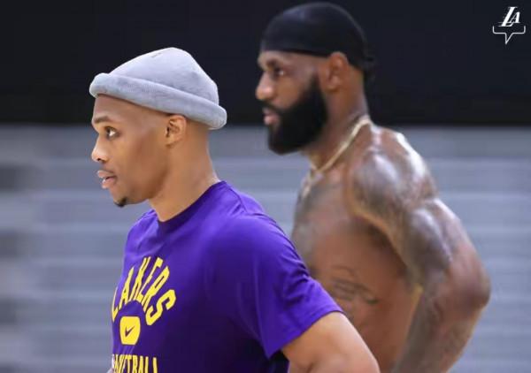 新賽季老將換髮青春，打出逆生長表現的球員，湖人二老上榜