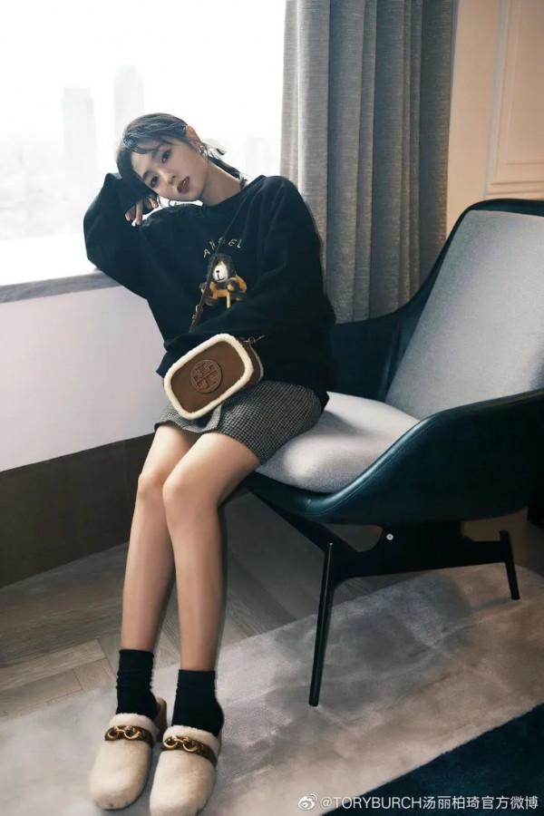 蛤?宋祖兒已經穿上毛毛靴了? 蛤?宋祖兒已經穿上毛毛靴了?