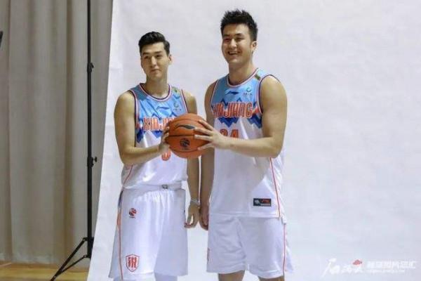 空歡喜一場，新疆隊天才後衛變身瓷娃娃，3年連續受傷或自廢武功